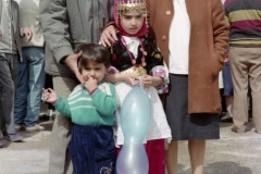 Feride-Kasiy-Ayata-cocuklari-Dilan-ve-Cem-Ayata-1990