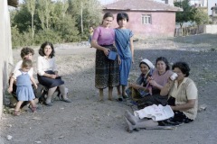 Sirintepe-Mahallesi-1984-Feride-Dilan-Ayata-kardesimiz-Nurcan