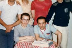 Ayaktakilee-benErhan-Inal-Haydar-Gormek-Irfan-Kasikci-Oturanlar-bayram-kazakli-Zeynel-Karahan.Metris-86