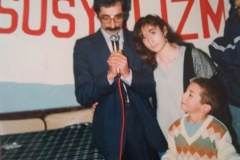 Secim-calismasinda-kahve-konusmam-oglum-ve-kizim.-1987